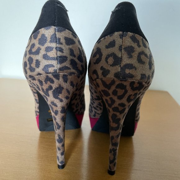 NWOT Guess Leopard Heels - Picture 4 of 9